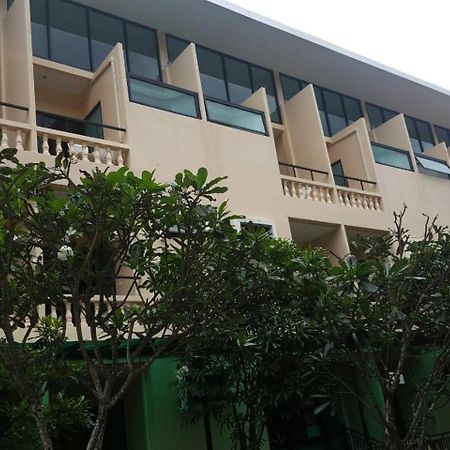 Royal Waves Hotel Patong Exterior foto