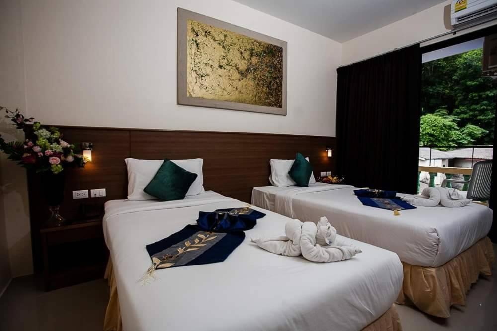 Royal Waves Hotel Patong Exterior foto